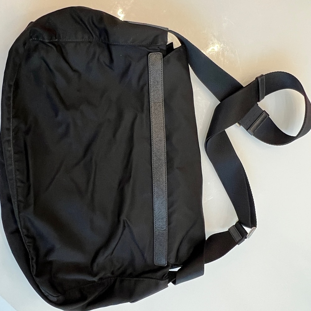 Tessuto Nylon Messenger Bag - Picture 3 of 9